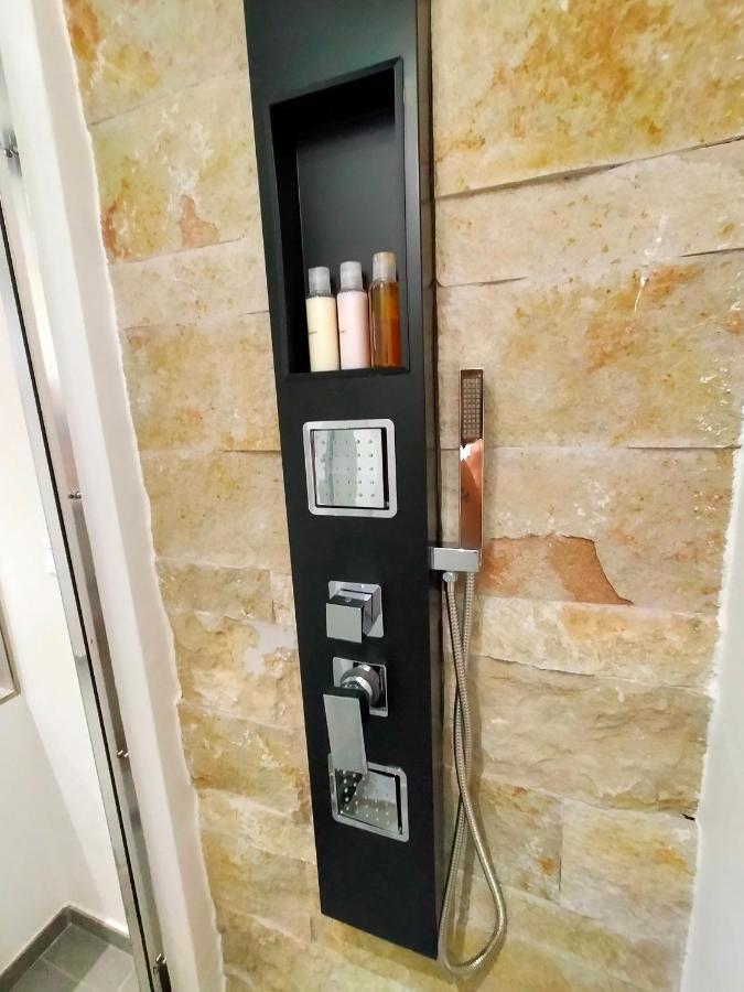 Il Giardino Deluxe Villa Lizzanello Eksteriør billede