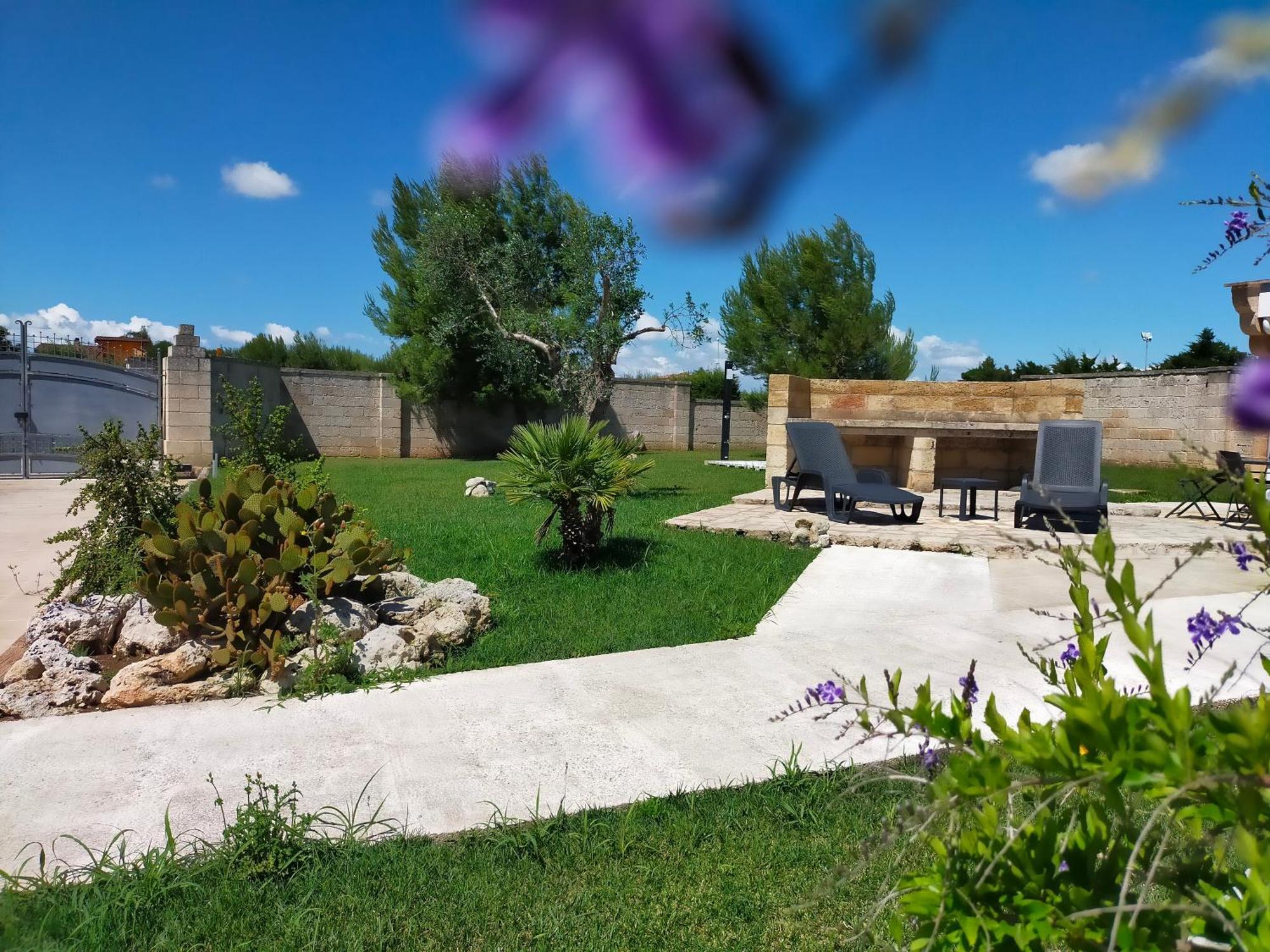 Il Giardino Deluxe Villa Lizzanello Eksteriør billede